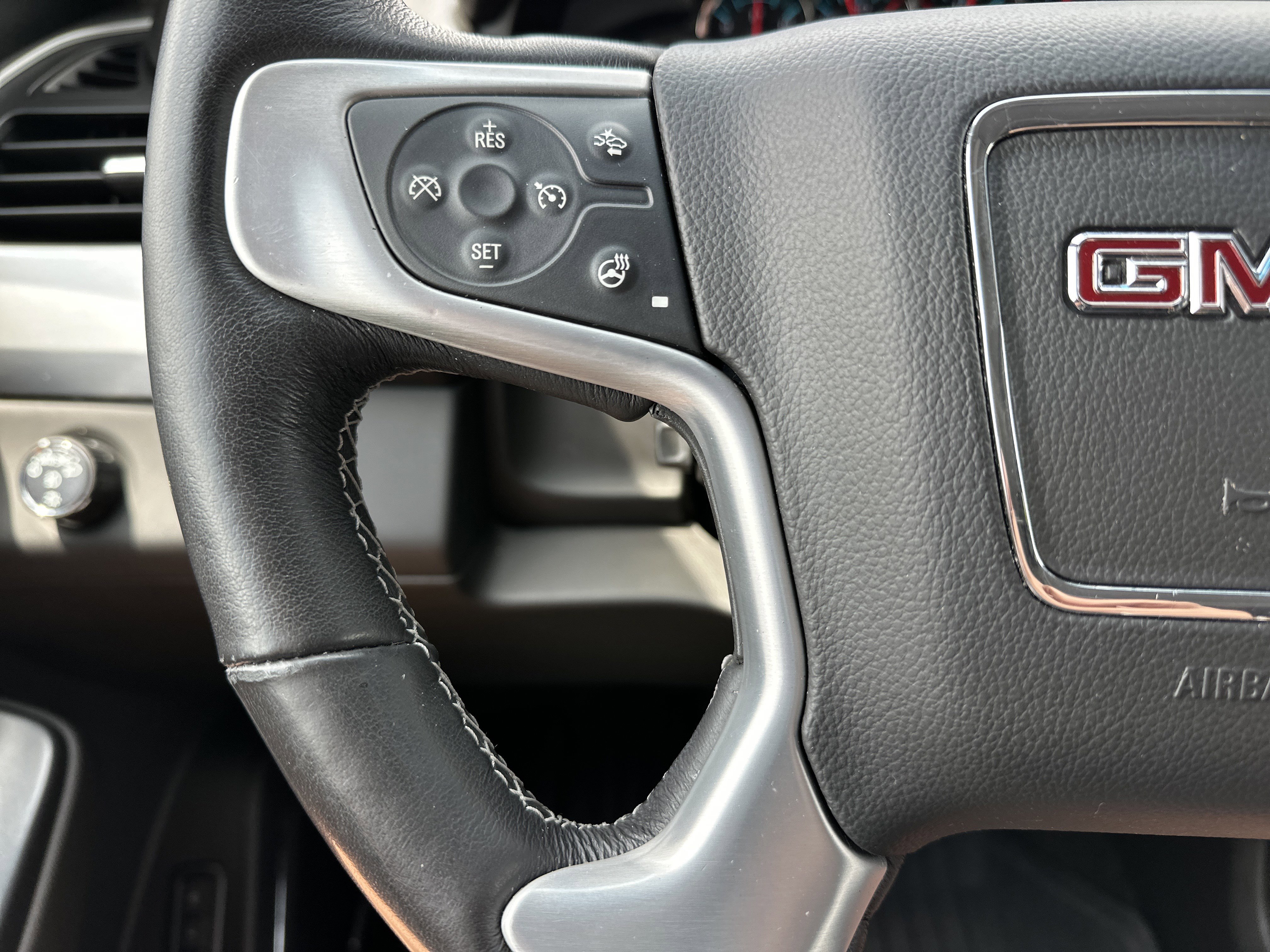 Used 2018 GMC Yukon SLT w/ Premium Edition RWD image 20