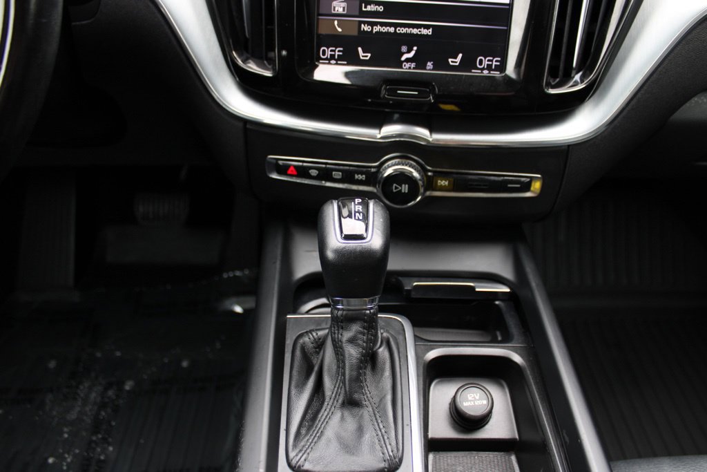 Used 2018 Volvo XC60 T6 Momentum w/ Advanced Package AWD/4WD image 18