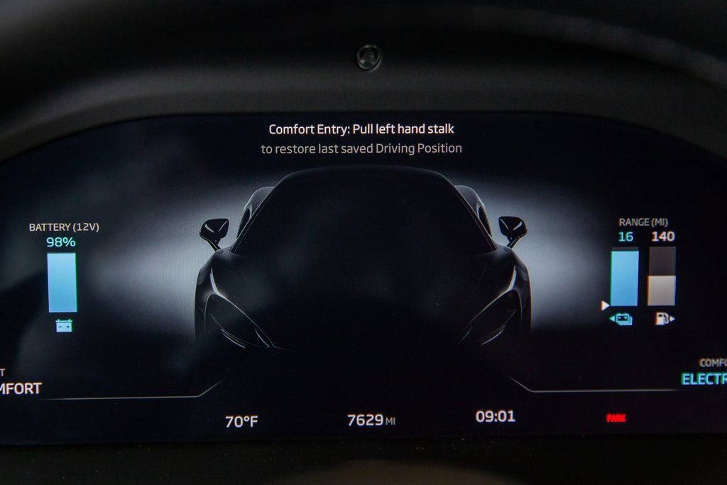 Used 2023 McLaren Artura image 18