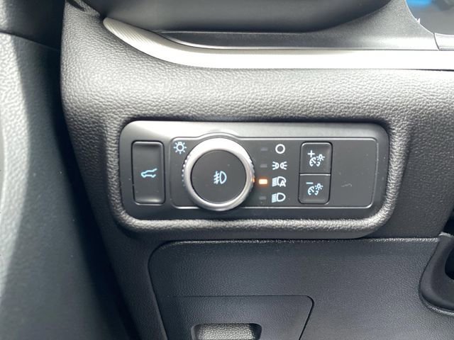 Used 2022 Ford Explorer XLT w/ Equipment Group 202A image 24