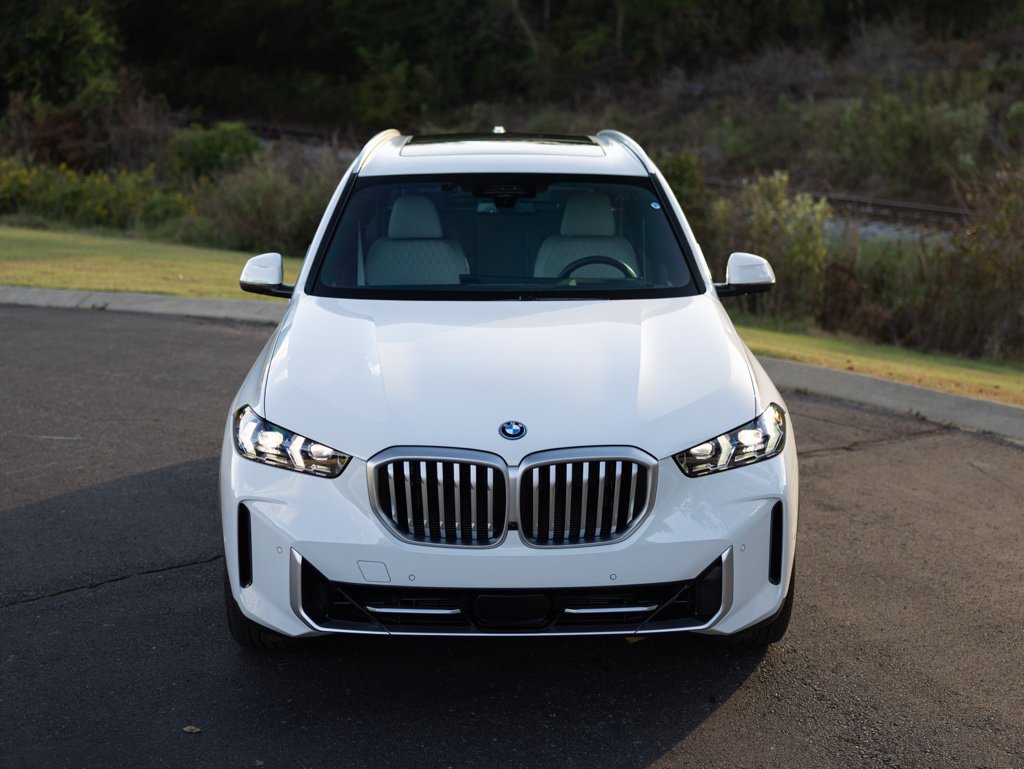 Used 2026 BMW X5 xDrive50e w/ Executive Package AWD/4WD image 11
