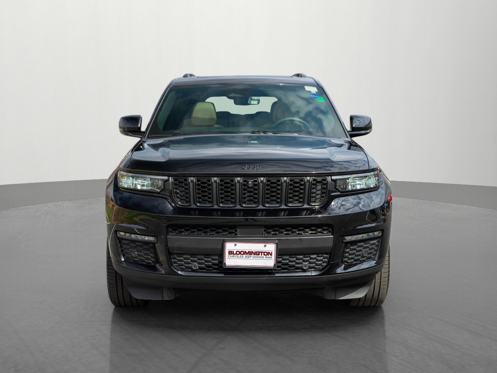 Used 2023 Jeep Grand Cherokee L Limited w/ Luxury Tech Group II AWD/4WD image 2