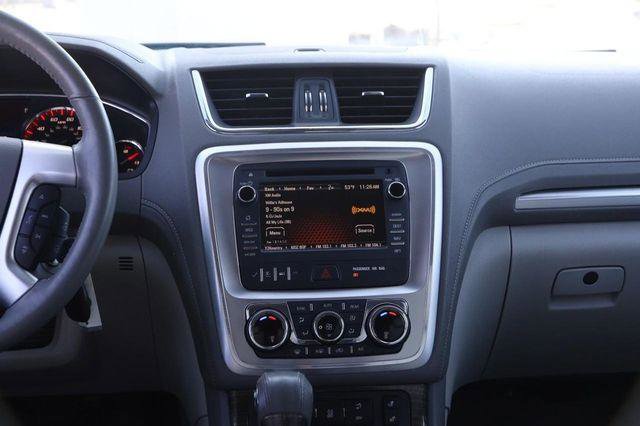 Used 2015 GMC Acadia SLT image 23
