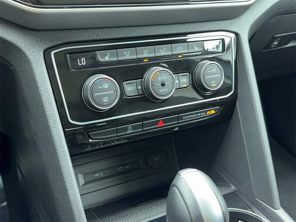 Used 2023 Volkswagen Atlas SEL image 33