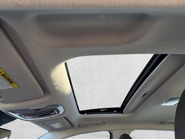 Used 2025 Hyundai Elantra SEL image 21