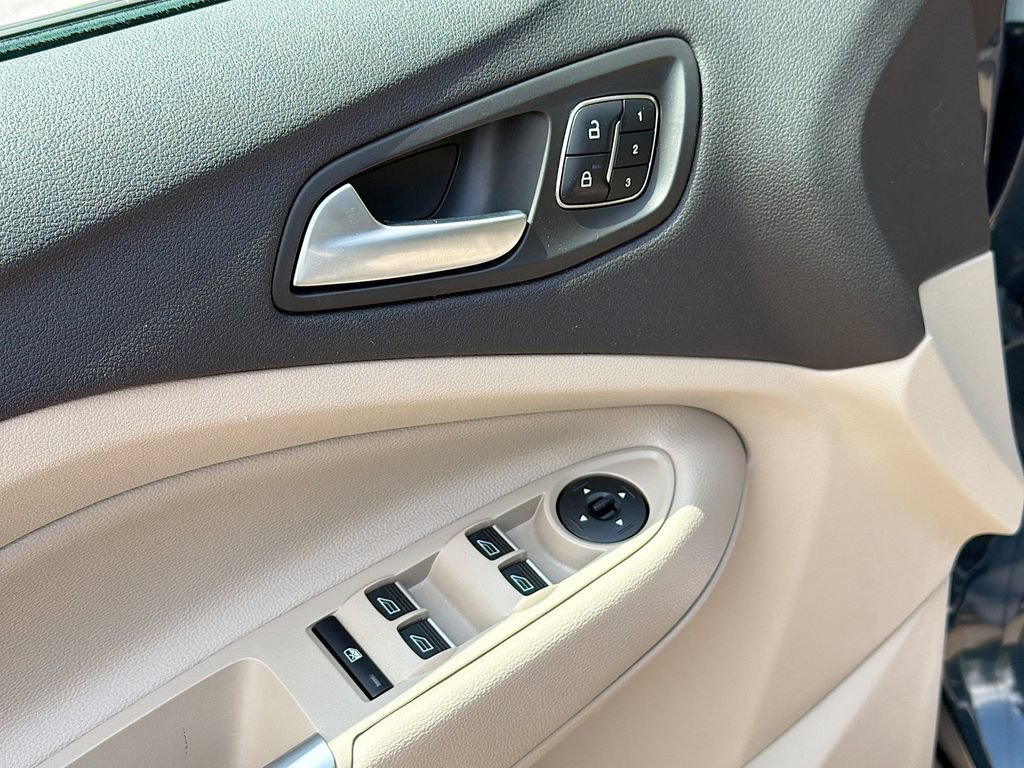 Used 2019 Ford Escape Titanium AWD/4WD image 20