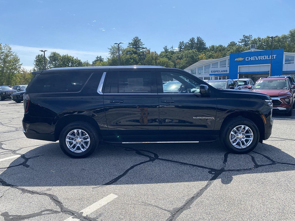 Certified 2026 Chevrolet Suburban LT w/ Comfort Package AWD/4WD image 9