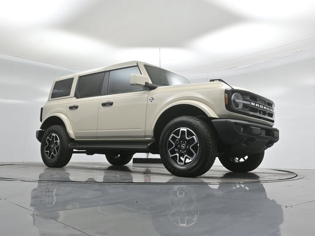 New 2026 Ford Bronco Outer Banks AWD/4WD image 3