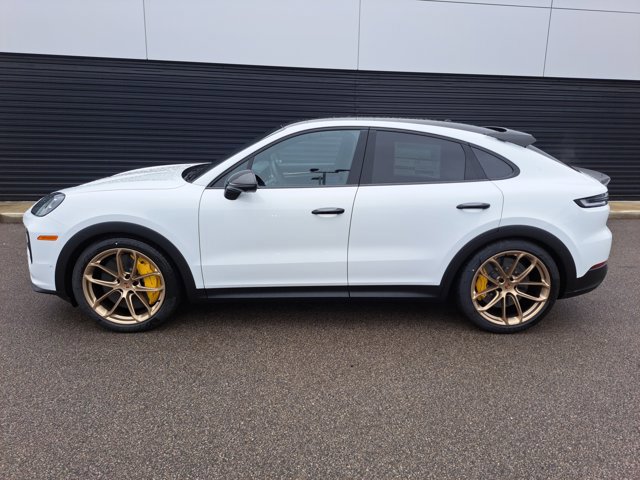 New 2026 Porsche Cayenne Turbo GT image 2
