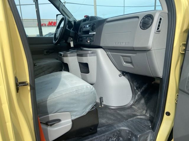 Used 2021 Ford E-450 and Econoline 450 Super Duty RWD image 17