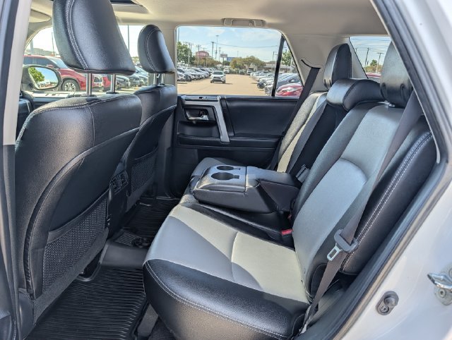 Used 2017 Toyota 4Runner SR5 Premium RWD image 27