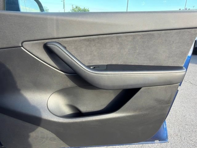 Used 2021 Tesla Model Y Long Range AWD/4WD image 11