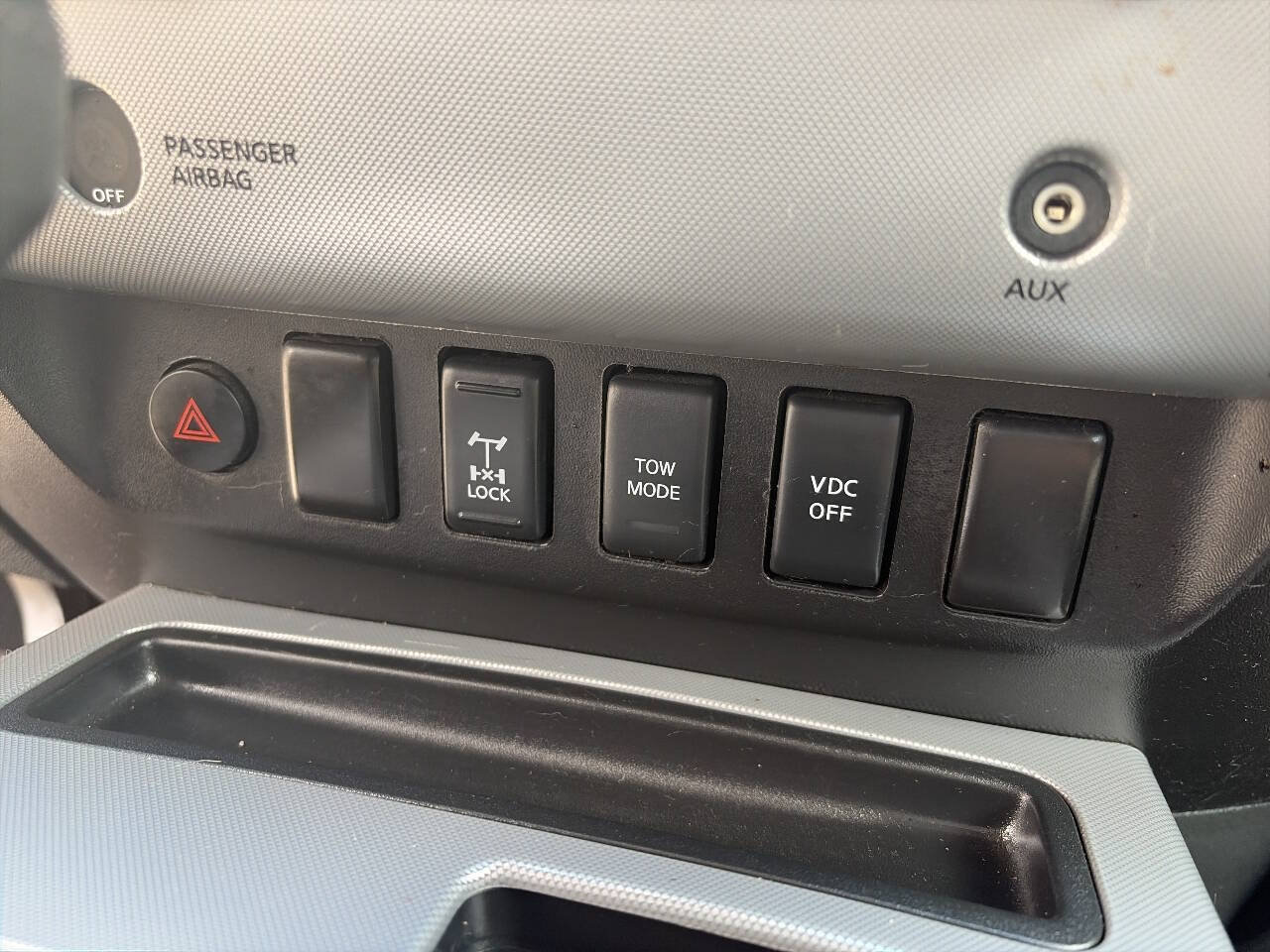 Used 2011 Nissan Titan PRO-4X AWD/4WD image 24