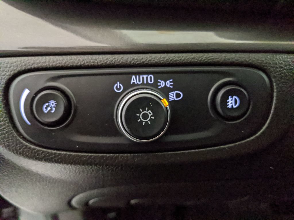 Used 2018 Buick Encore Essence AWD/4WD image 14