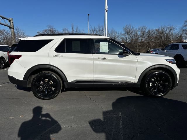 Certified 2023 Ford Explorer ST-Line image 4