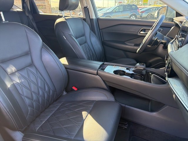 Used 2021 Nissan Rogue Platinum image 14