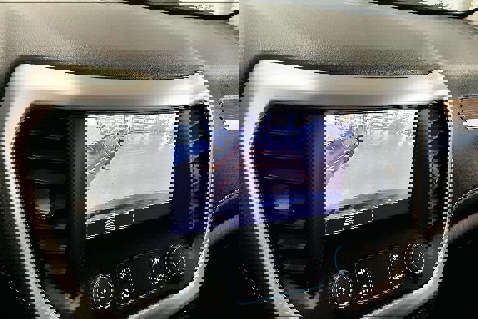 Used 2023 GMC Acadia SLE w/ Driver Convenience Package image 23