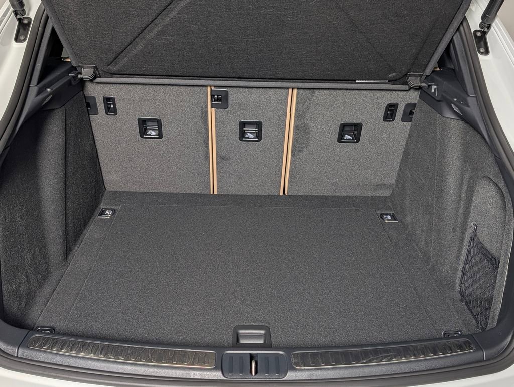 New 2026 Porsche Macan image 17