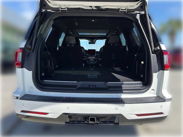 Used 2021 Lincoln Navigator Reserve w/ Luxury Package image 4