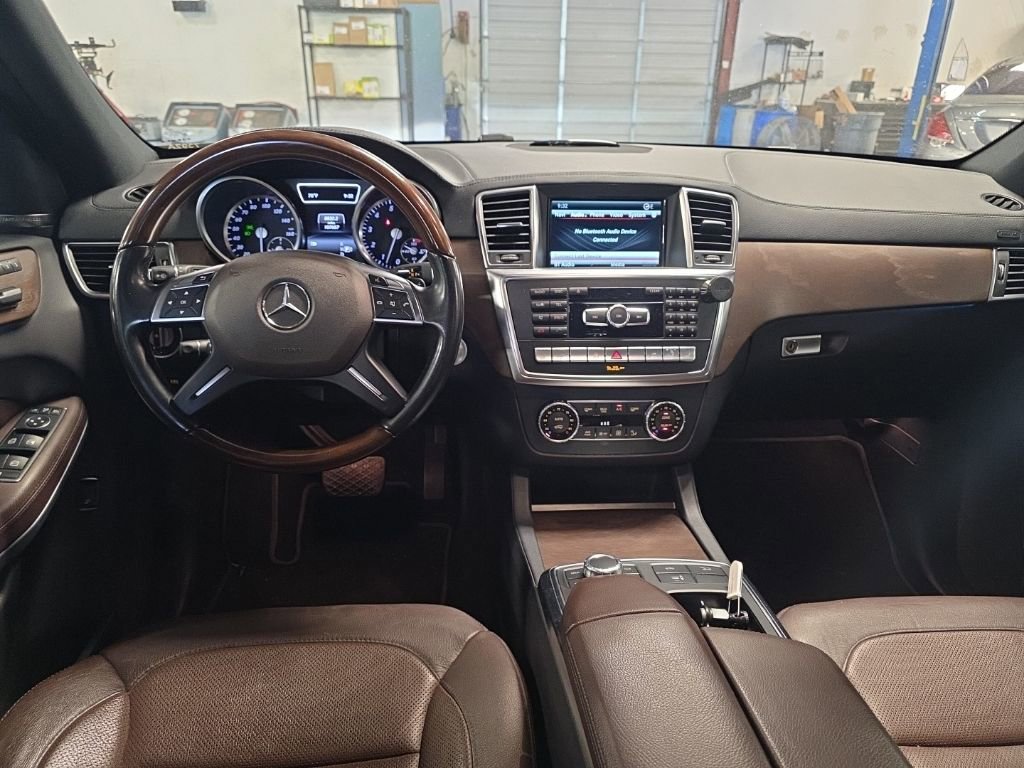 Used 2016 Mercedes-Benz GL 550 4MATIC image 4