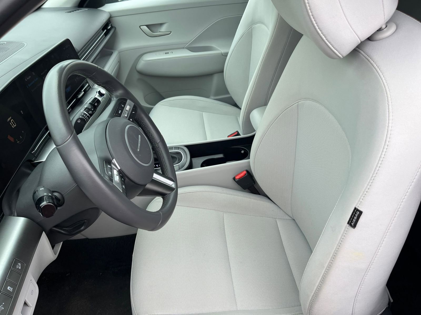 Used 2025 Hyundai Kona SEL AWD/4WD image 28