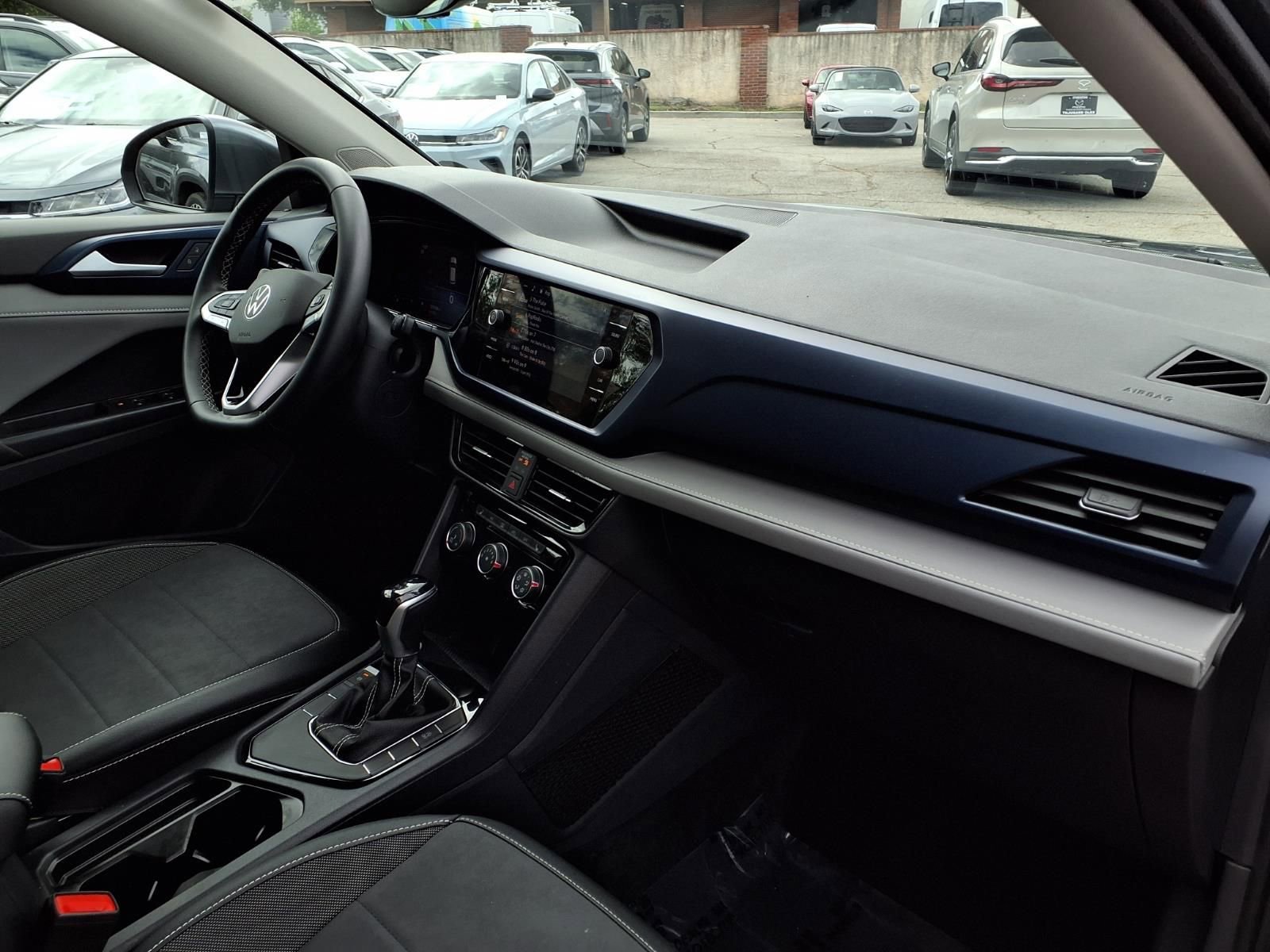 Used 2023 Volkswagen Taos SE w/ Panoramic Sunroof Package FWD image 23