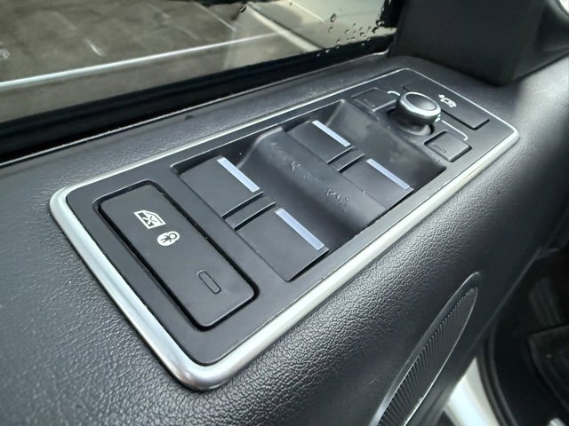Used 2017 Land Rover Range Rover Supercharged image 10