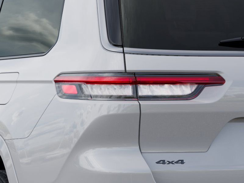 New 2026 Jeep Grand Cherokee L Summit w/ Obsidian Package image 10