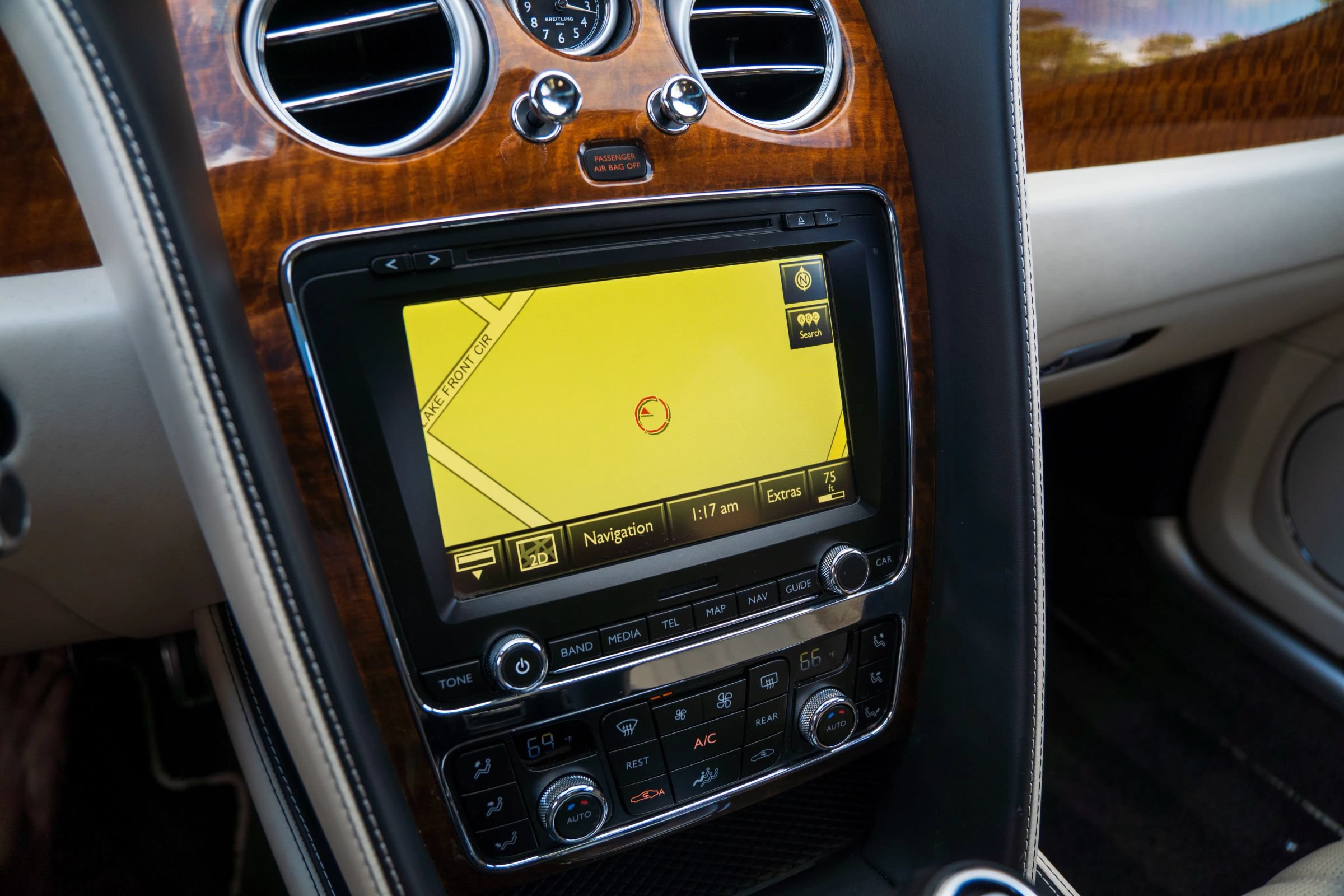 Used 2015 Bentley Flying Spur V8 AWD/4WD image 40