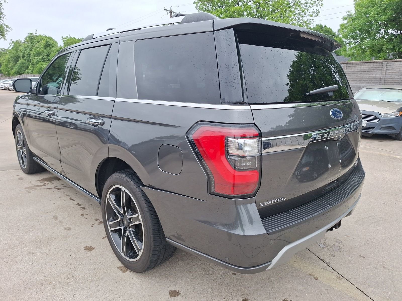 Used 2020 Ford Expedition Limited w/ Texas Edition Package AWD/4WD image 4