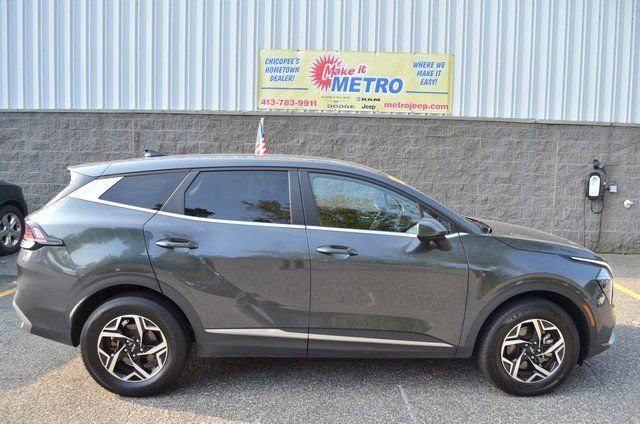 Used 2024 Kia Sportage LX image 9