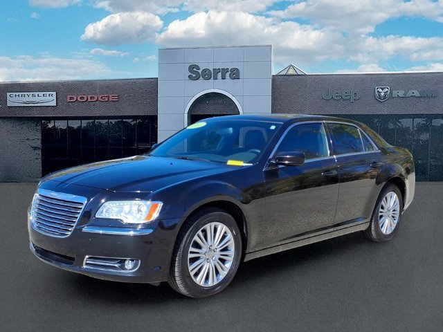 Used 2014 Chrysler 300 AWD w/ Driver Convenience Group image 3