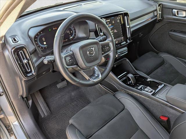 Used 2023 Volvo XC40 B5 Plus w/ Protection Package Premier image 10