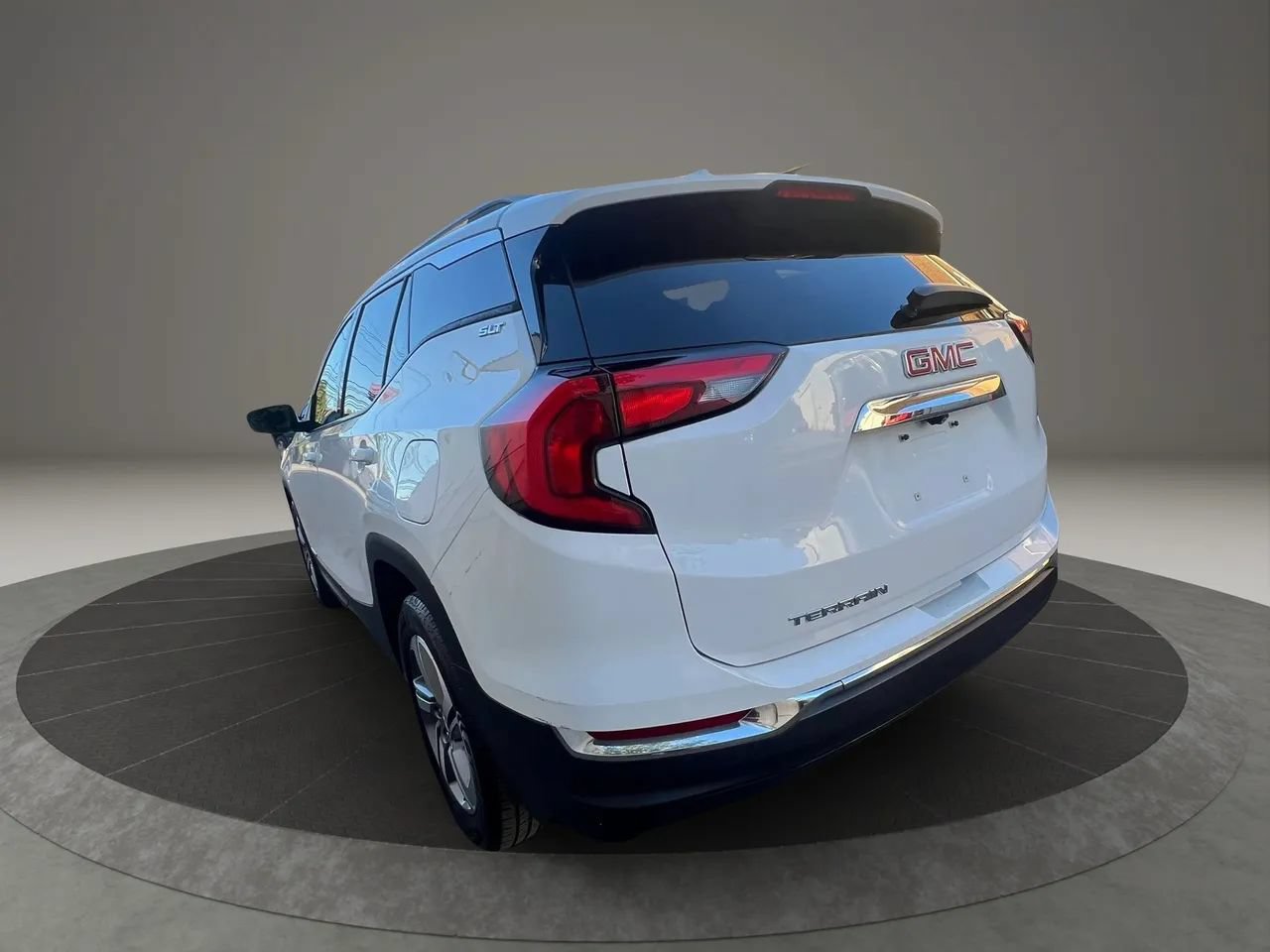 Used 2020 GMC Terrain SLT FWD image 3