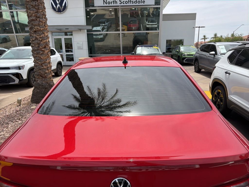 Used 2024 Volkswagen Jetta SE w/ Panoramic Sunroof Package FWD image 8