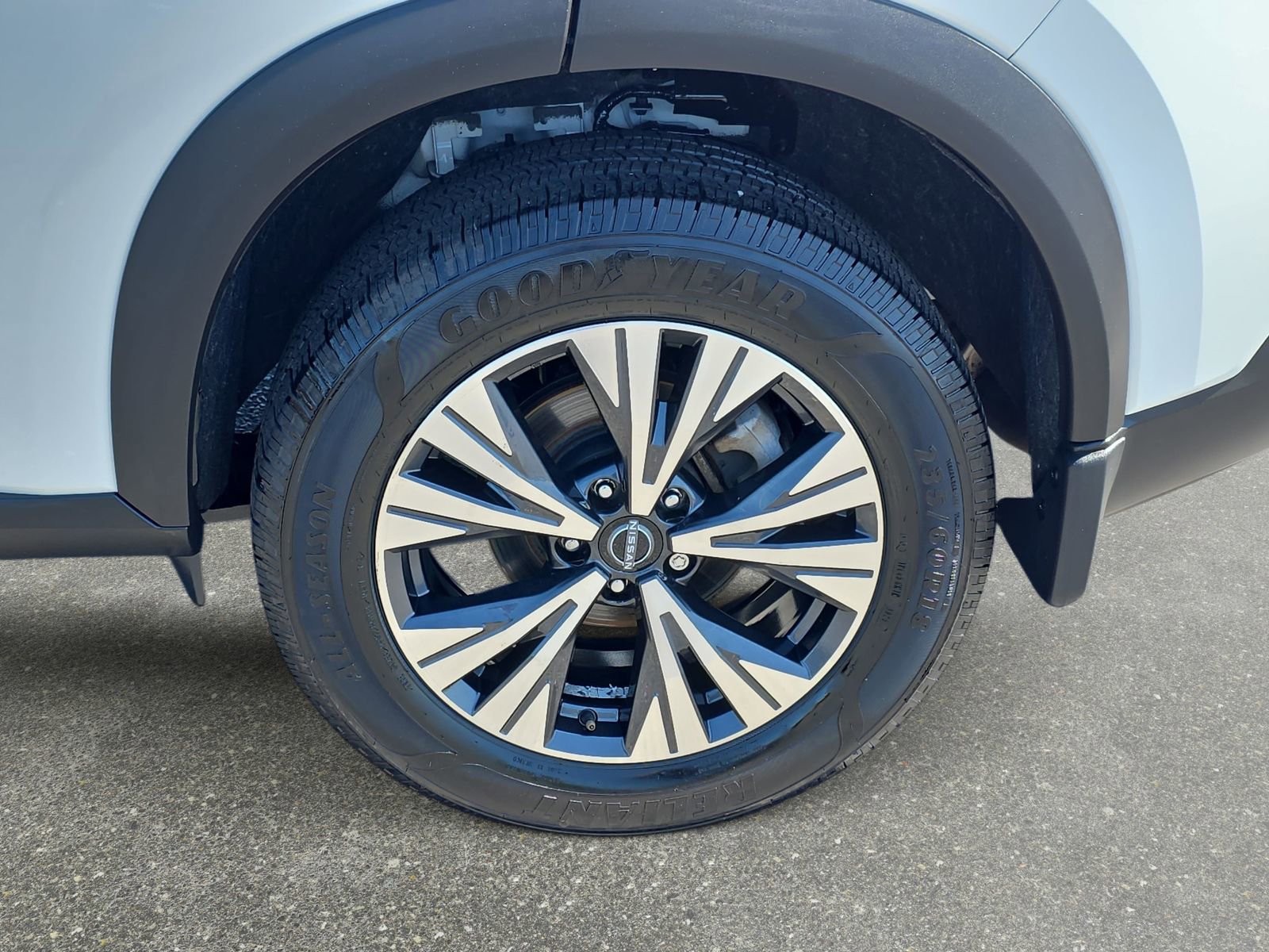 Used 2023 Nissan Rogue SV FWD image 31