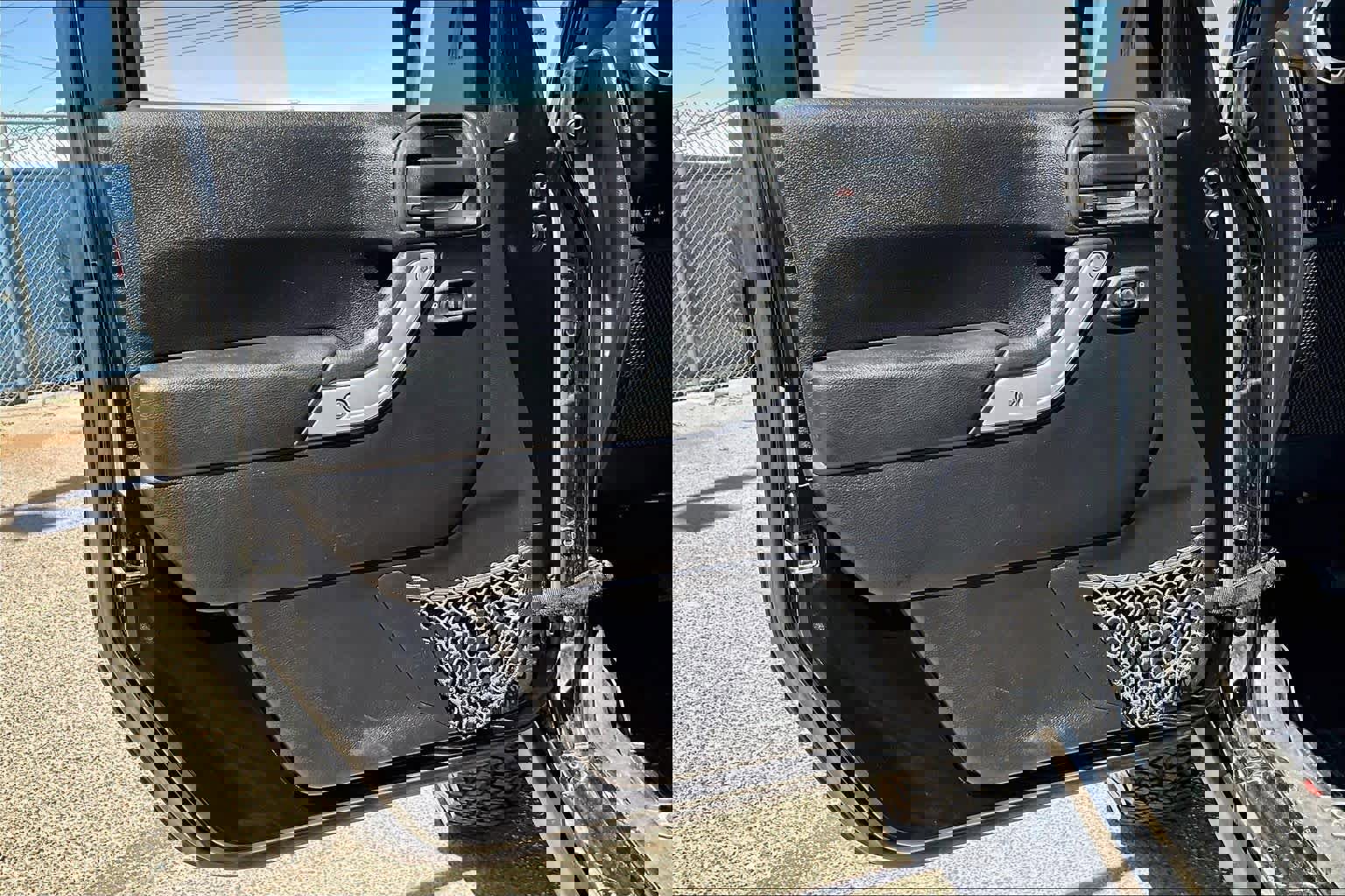 Used 2016 Jeep Wrangler Unlimited Rubicon w/ Connectivity Group image 21