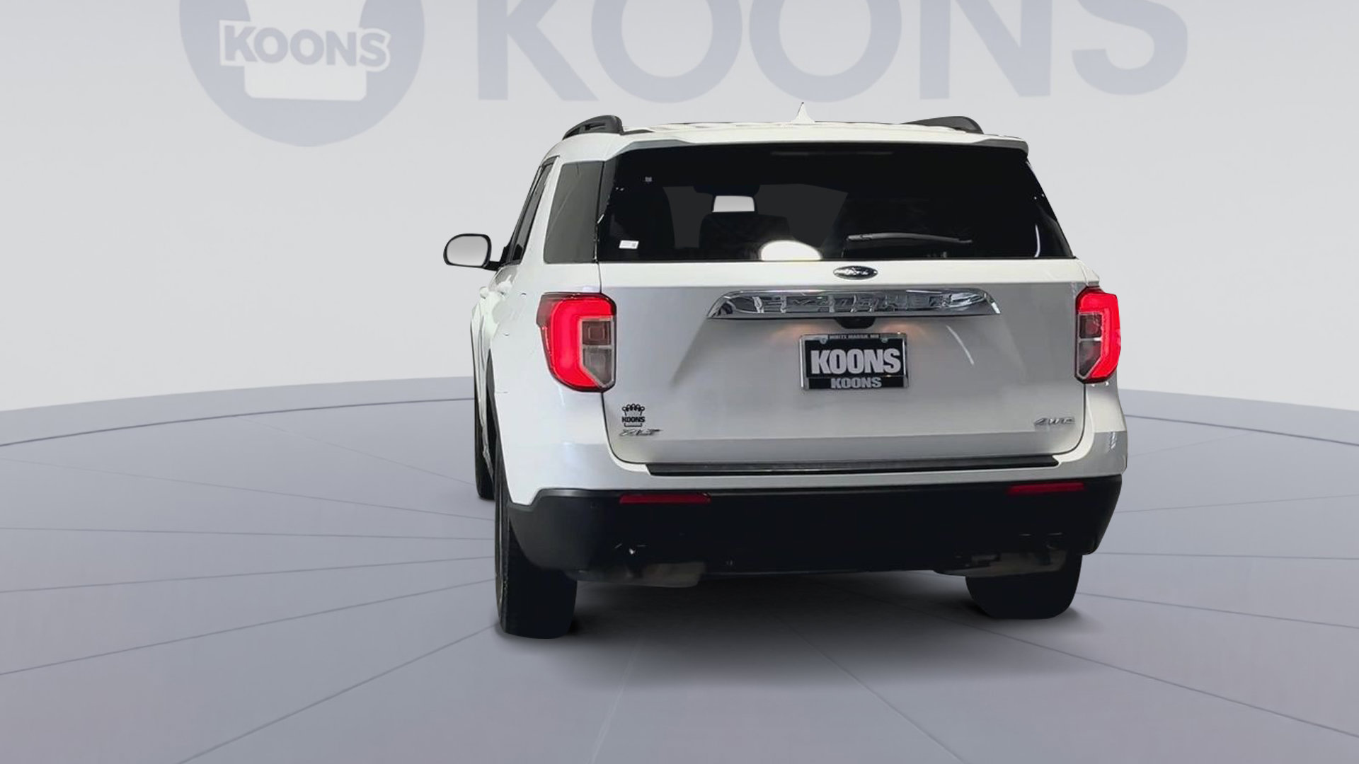 Used 2022 Ford Explorer XLT w/ Equipment Group 202A AWD/4WD image 10