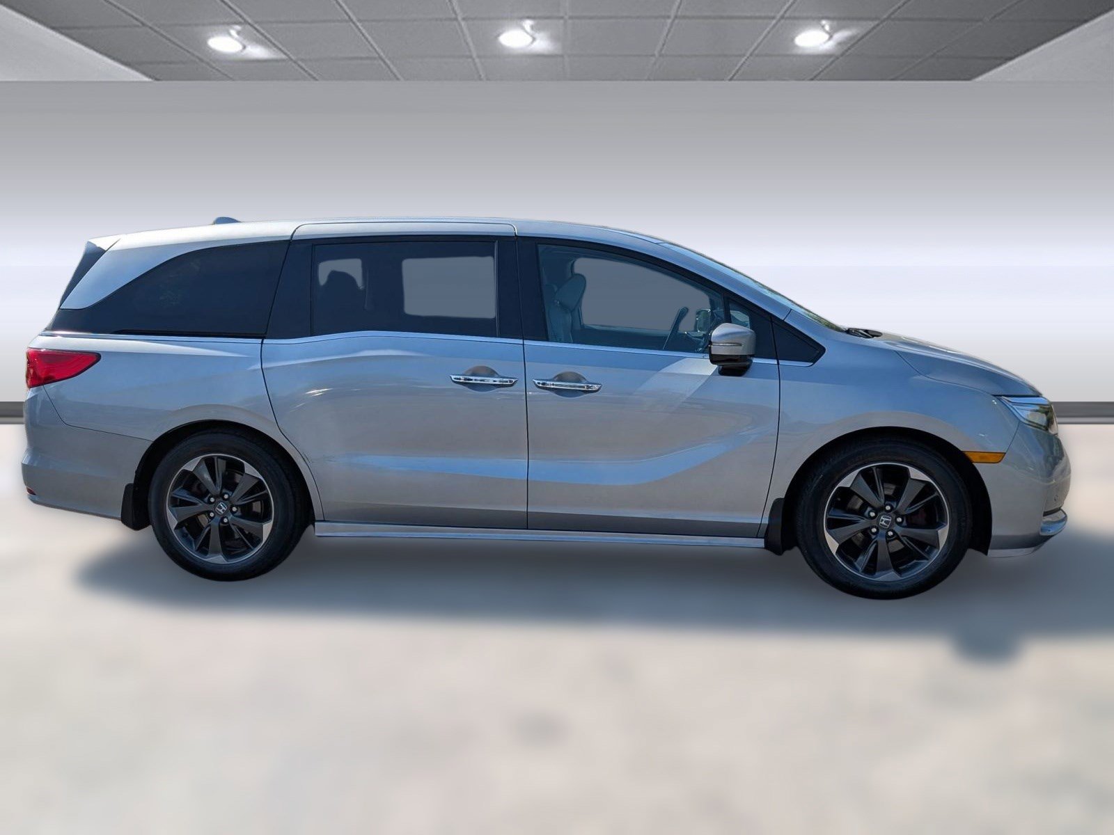 Used 2023 Honda Odyssey Elite image 8