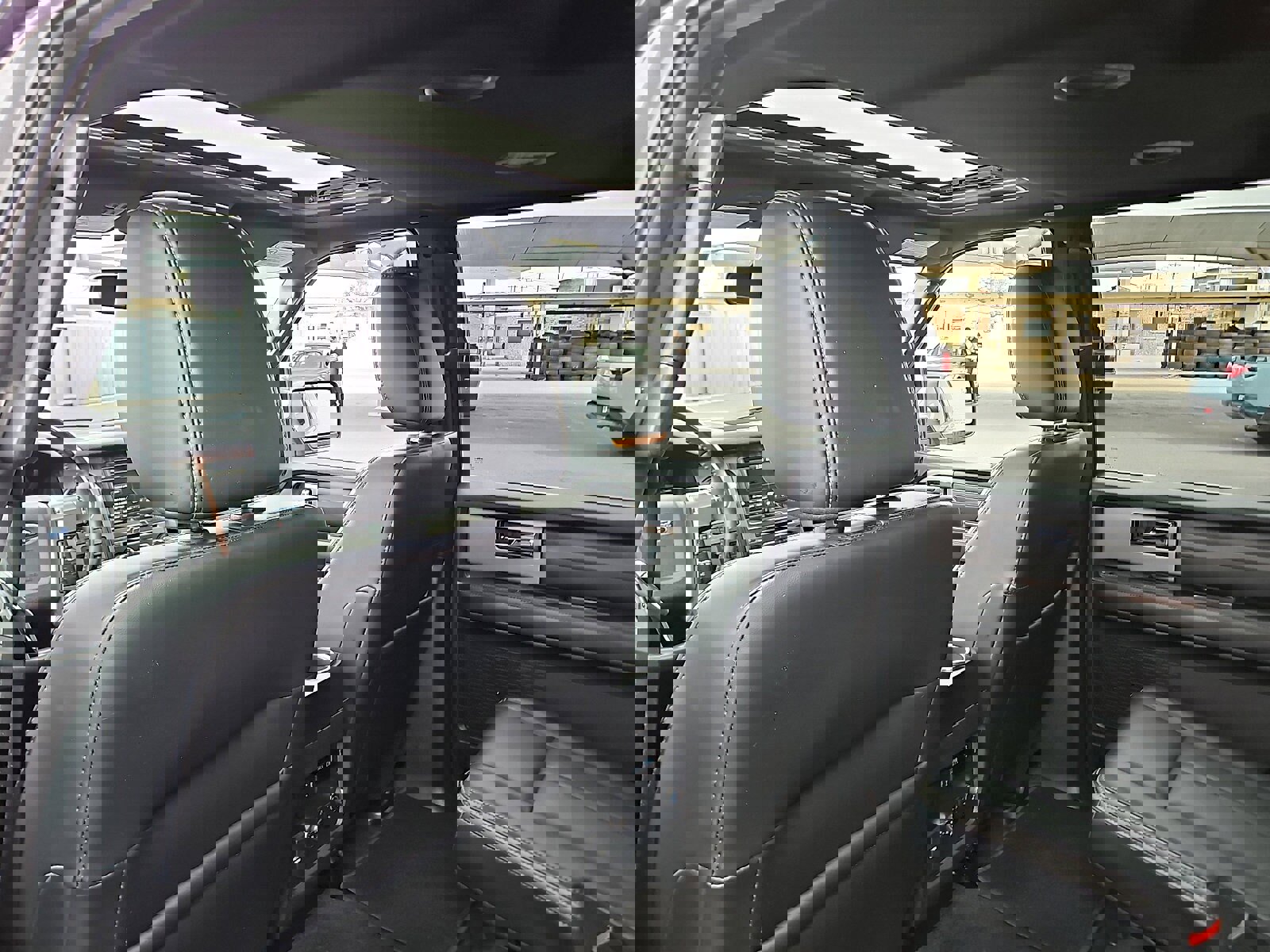 Used 2015 Ford Expedition Platinum image 7