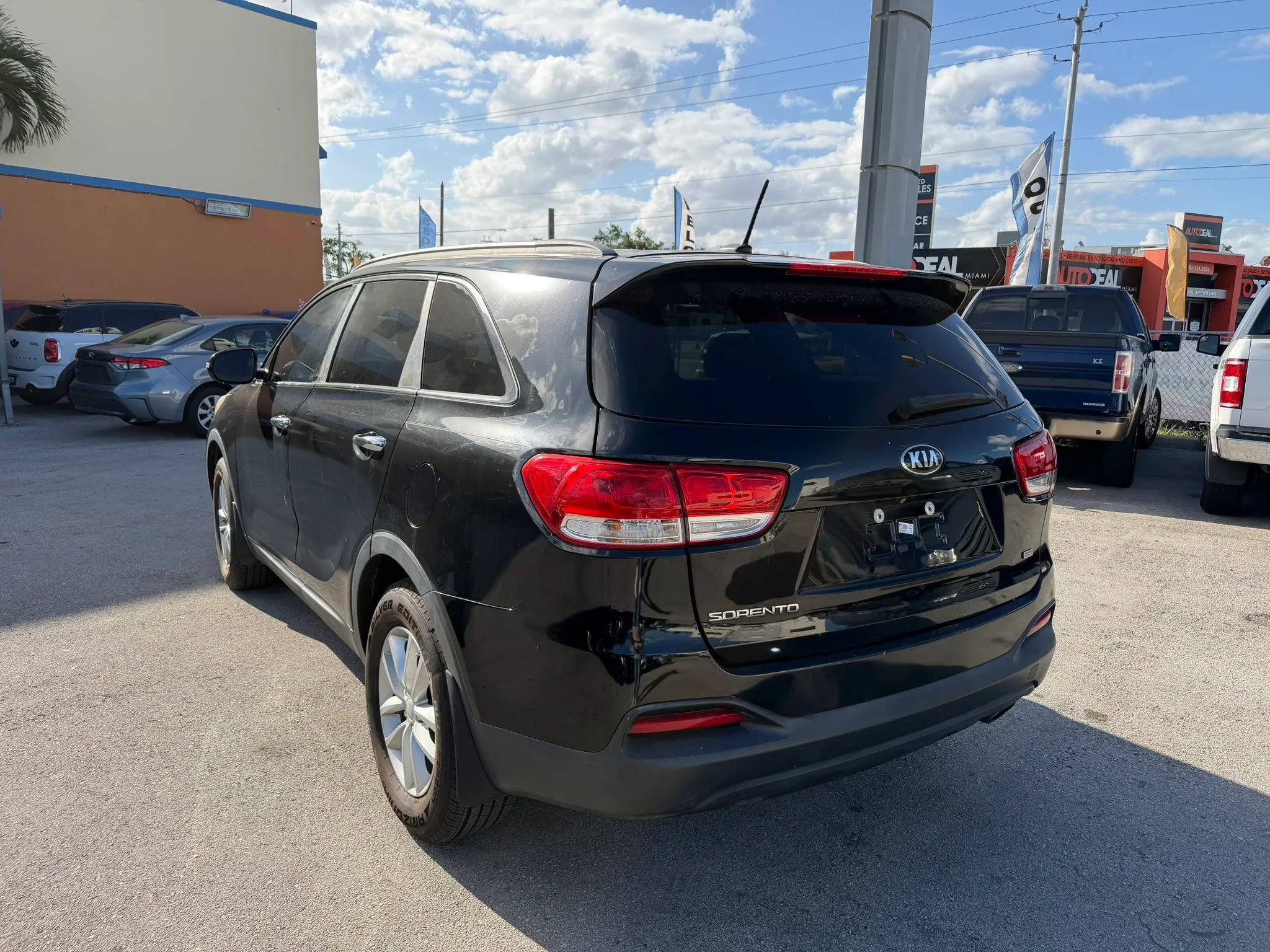 Used 2017 Kia Sorento LX FWD image 7
