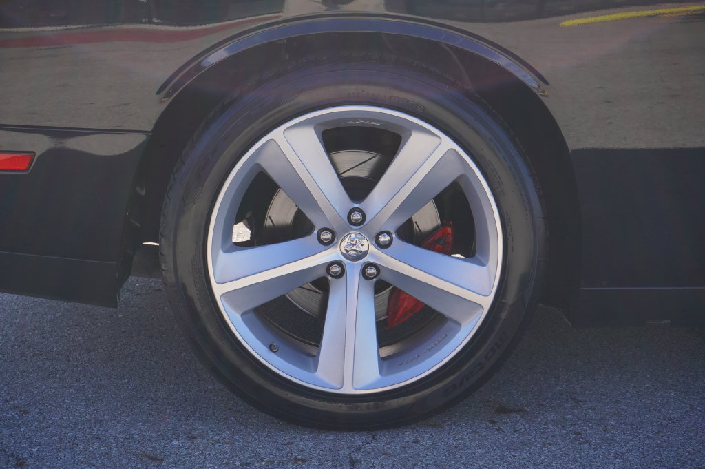 Used 2009 Dodge Challenger SRT8 w/ SRT Option Group II RWD image 12
