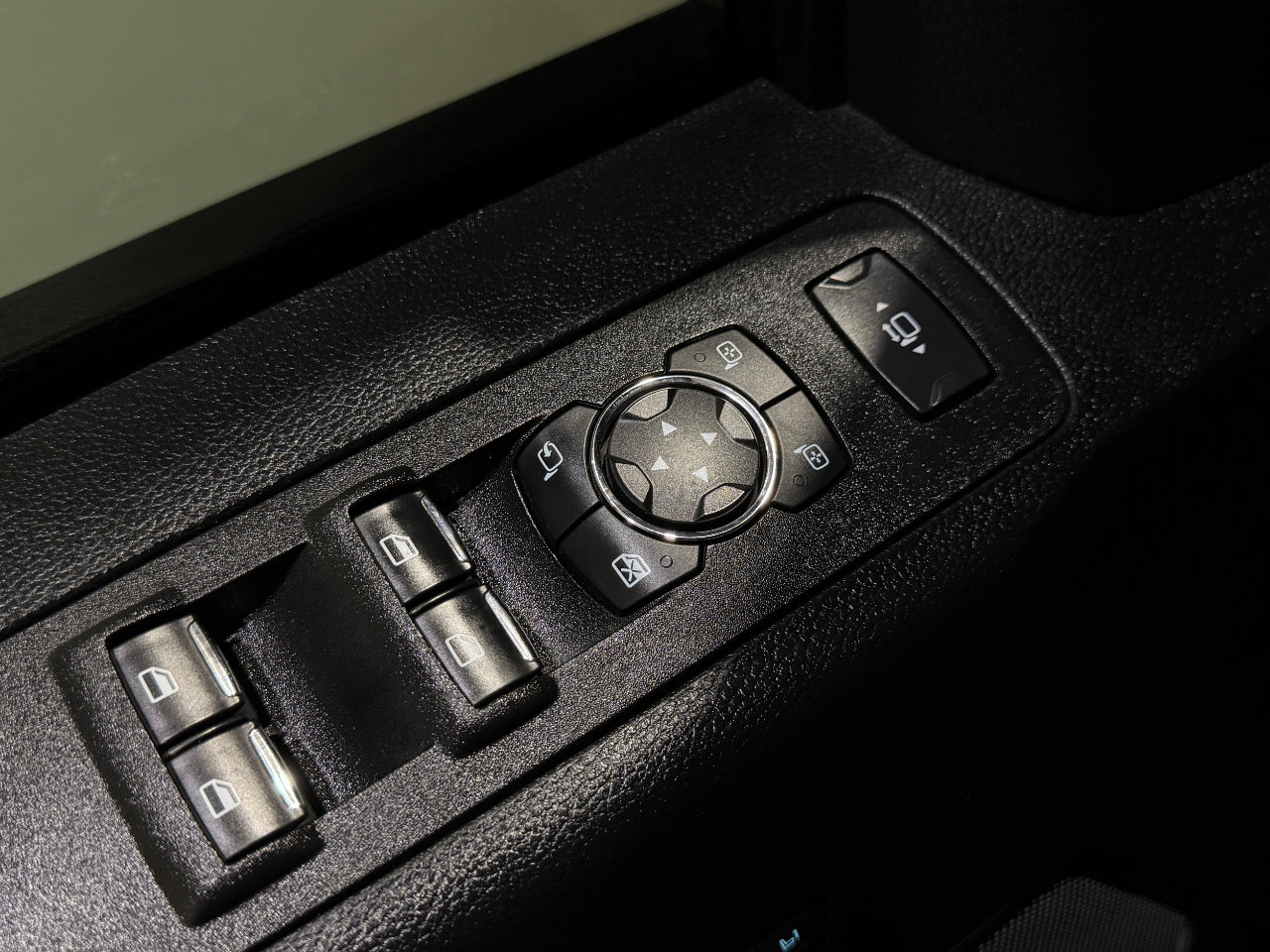 Used 2021 Ford F250 Lariat w/ Lariat Value Package image 32