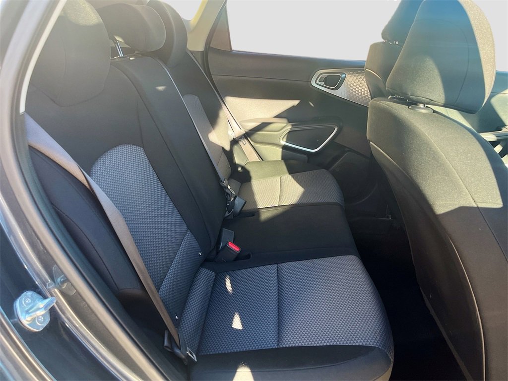 Used 2023 Kia Soul LX image 25