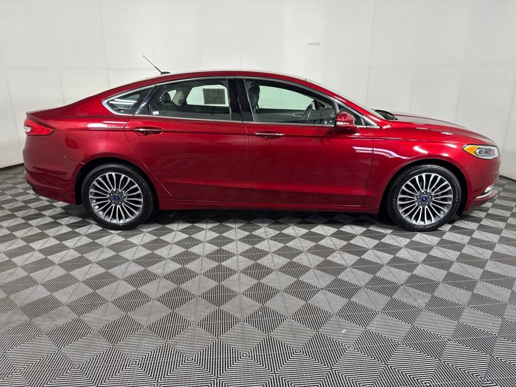 Used 2017 Ford Fusion SE w/ Fusion SE Technology Package AWD/4WD image 11