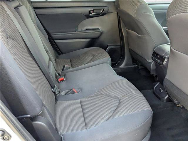 Used 2020 Toyota Highlander L image 20