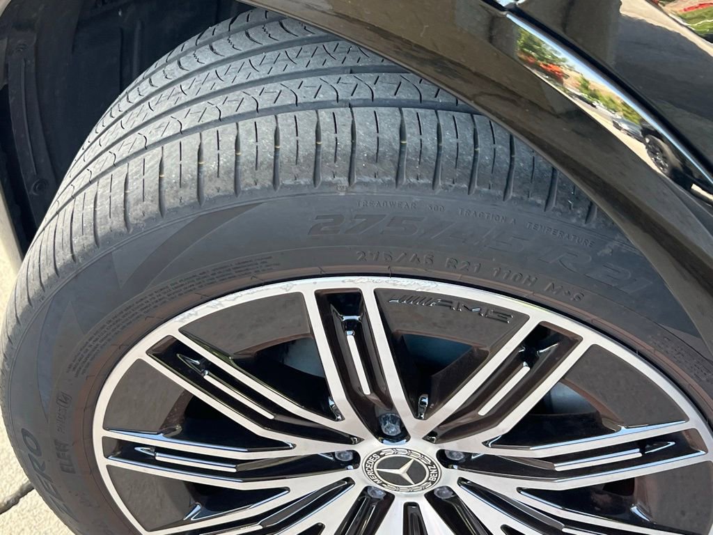 Used 2023 Mercedes-Benz EQS 580 4MATIC SUV w/ Exclusive Trim Package image 31