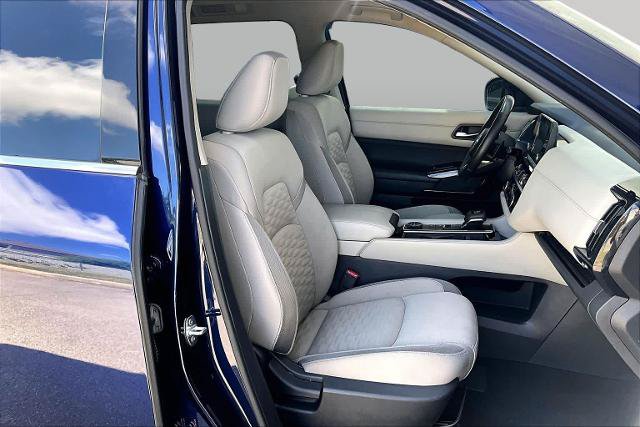 Certified 2022 Nissan Pathfinder SV w/ SV Premium Package AWD/4WD image 9