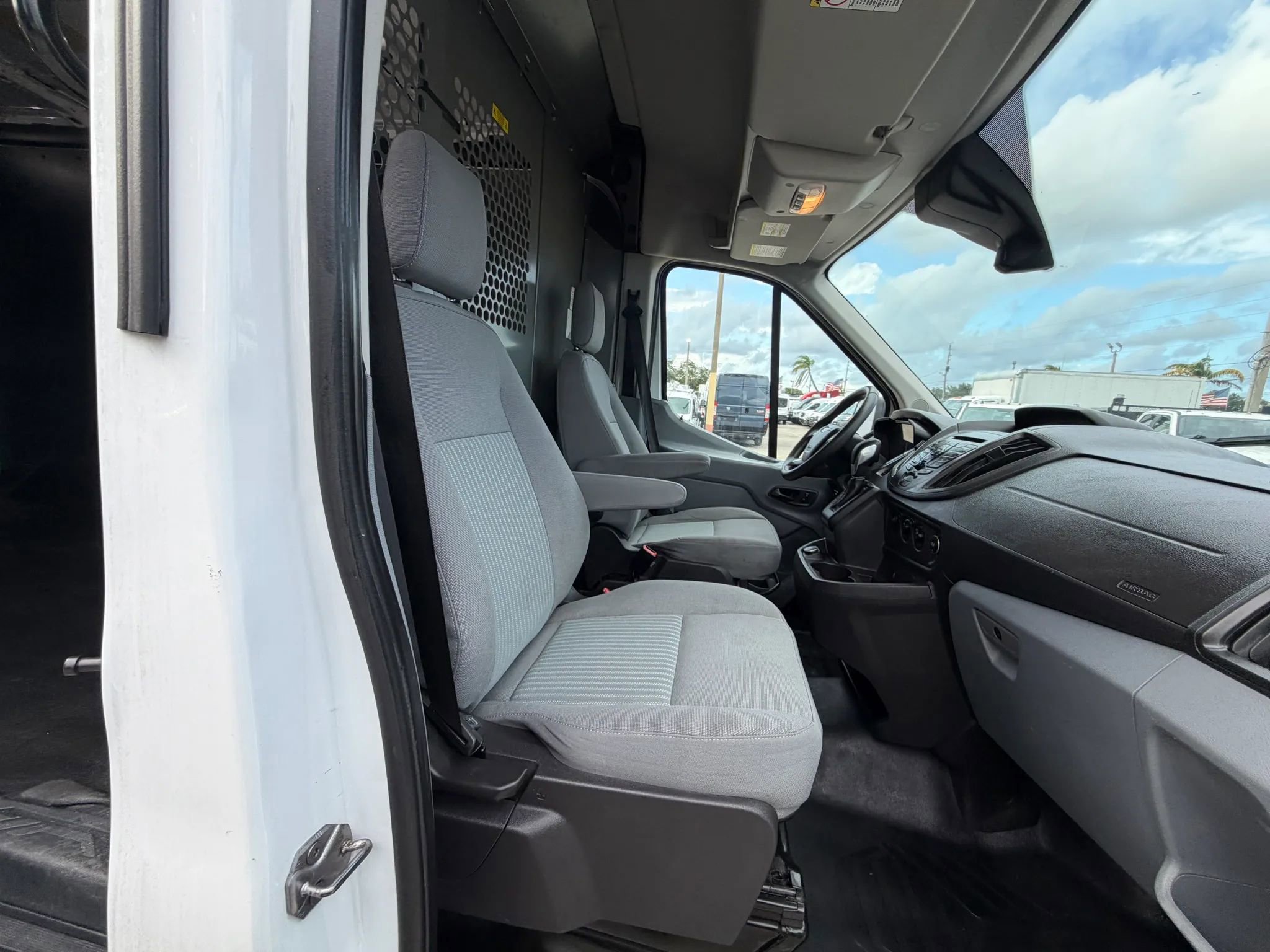Used 2018 Ford Transit 250 148 Medium Roof w/ Interior Upgrade Package RWD image 18