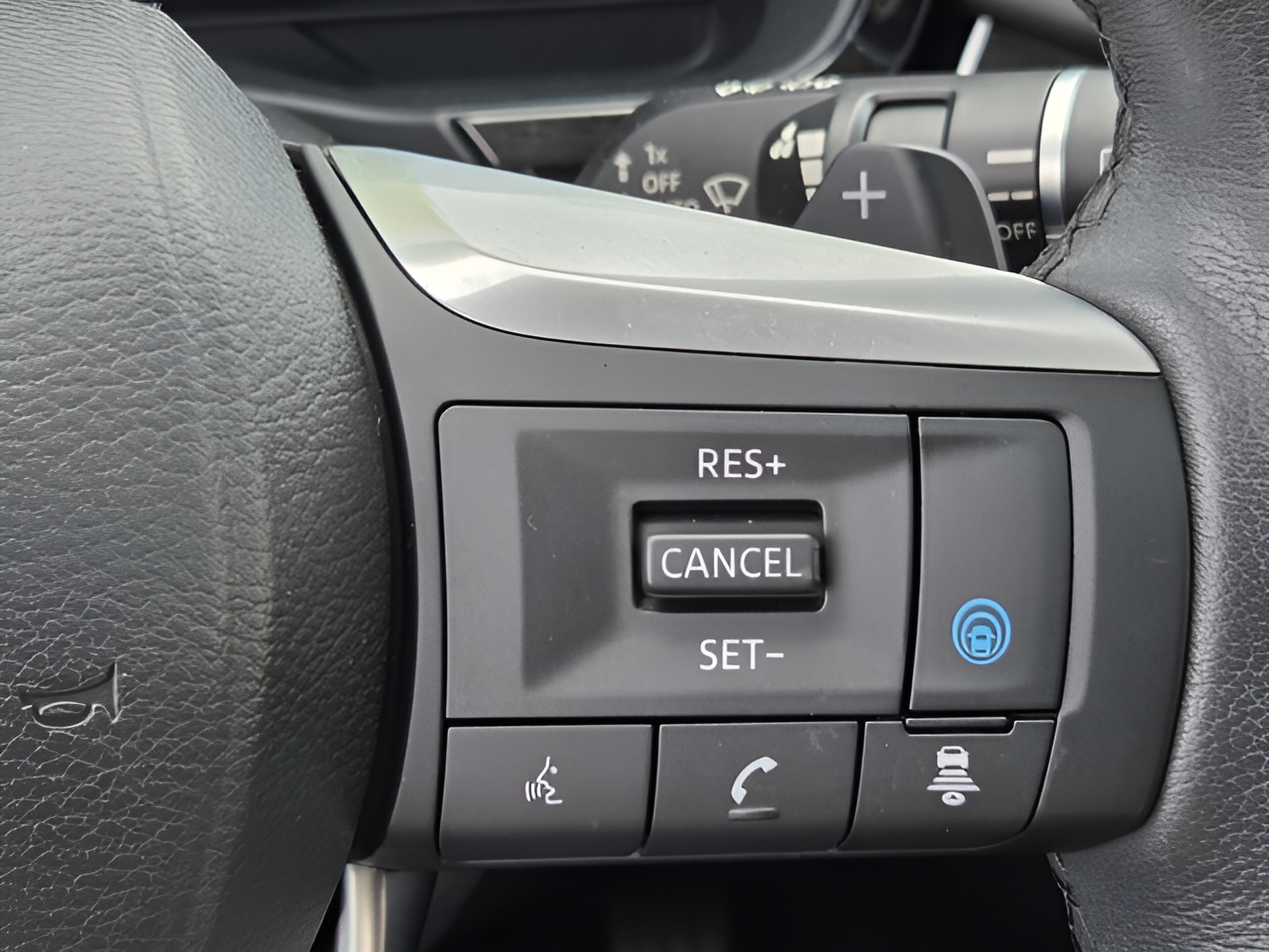 Used 2023 INFINITI QX60 Luxe w/ Cargo Package FWD image 23